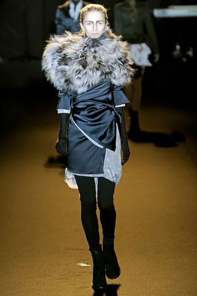 Look 49